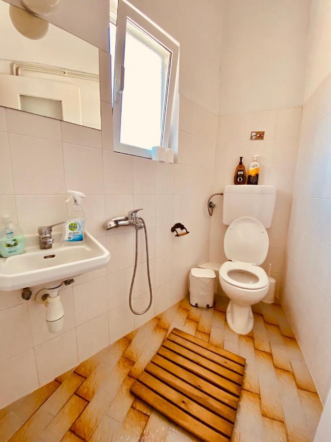 Eleutheria Rooms 伊古迈尼察 外观 照片